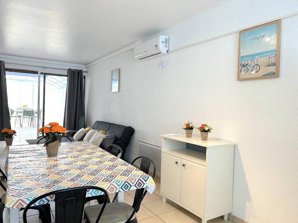 Appartement proche plage - 6 pers. - FR-1-251-937 Apartment in Le Lavandou