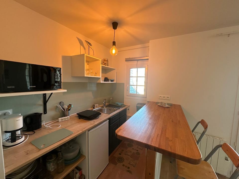 Appartement au centre-ville - 2 pers. - FR-1-487-394 Apartment in Cabourg