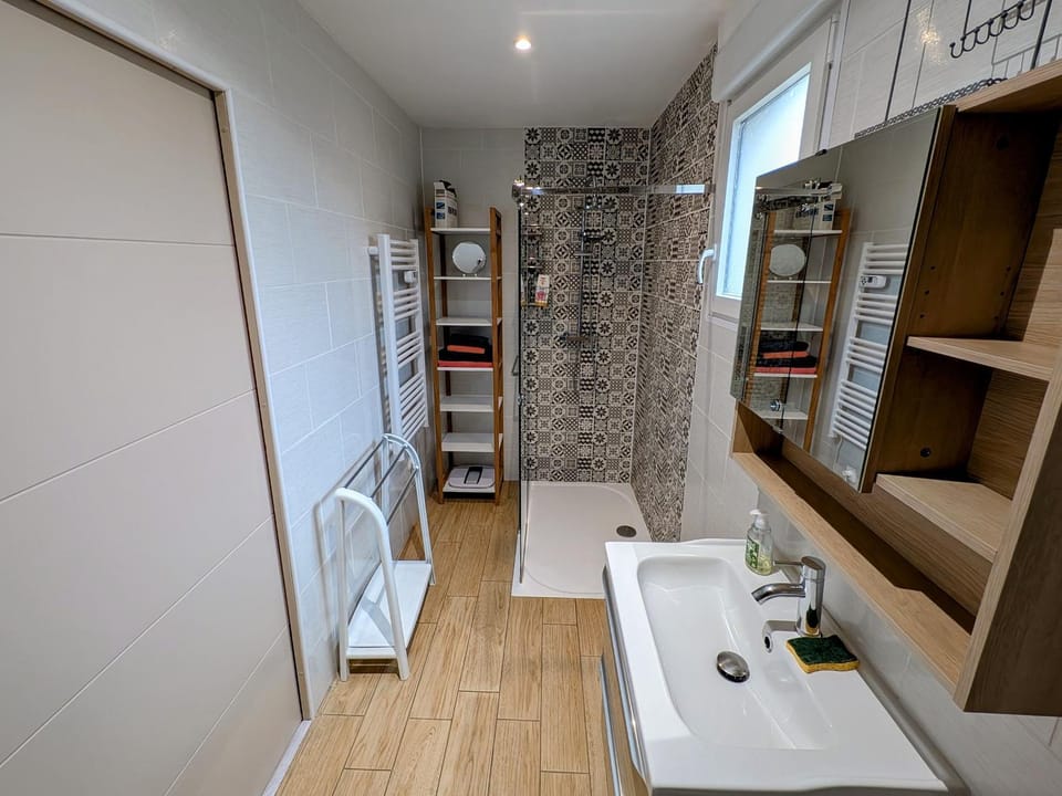 Gîte paisible avec piscine partagée, clim - 5 pers. - FR-1-583-518 House in Bourgogne-Franche-Comté