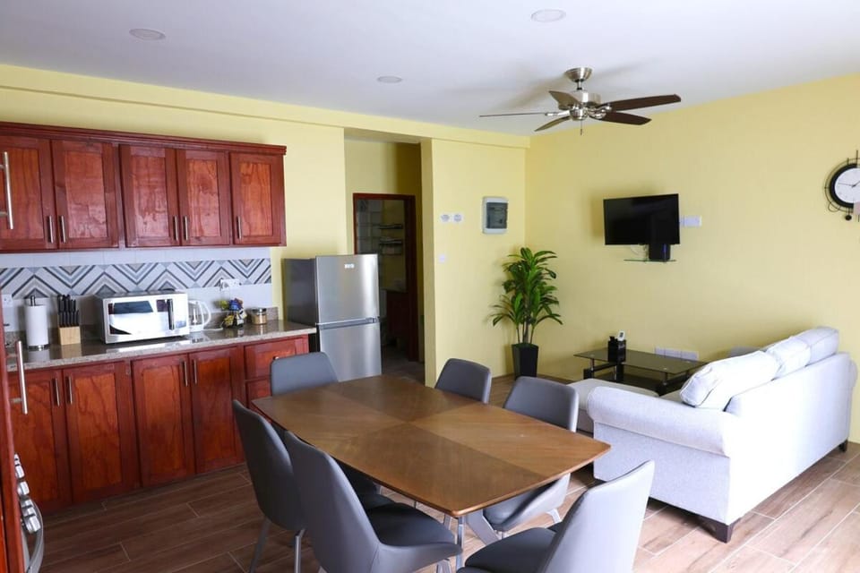 Kitchen or kitchenette, Living room