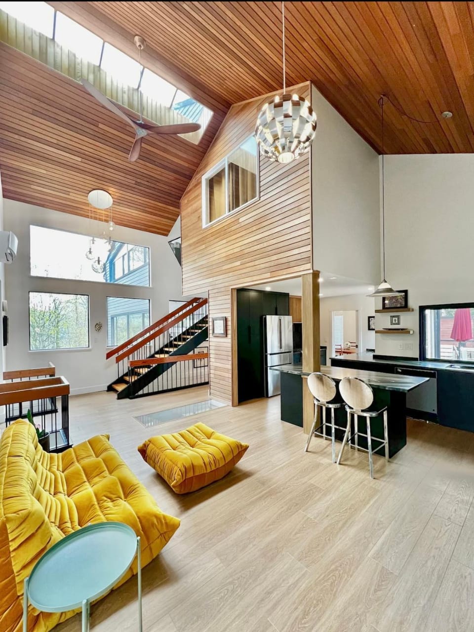 70s modern chic pad House in Port Moody