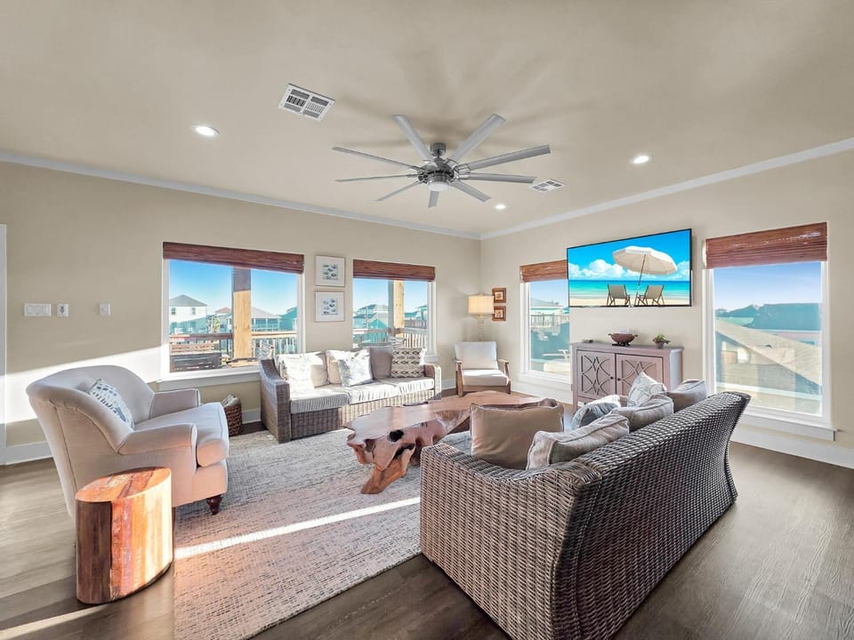 Do Hideaway home House in Bolivar Peninsula