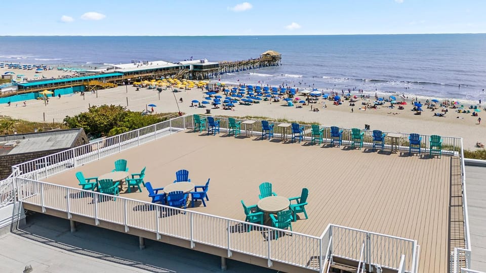Day, People, Beach, Sea view, sunbed