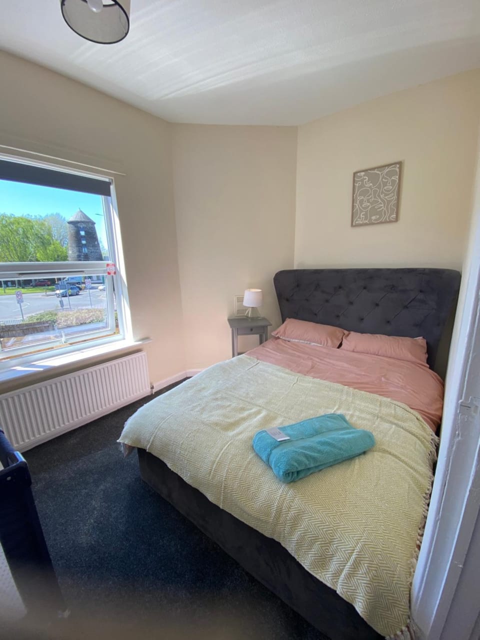 Cute Central House Sleeps 4 House in Stafford