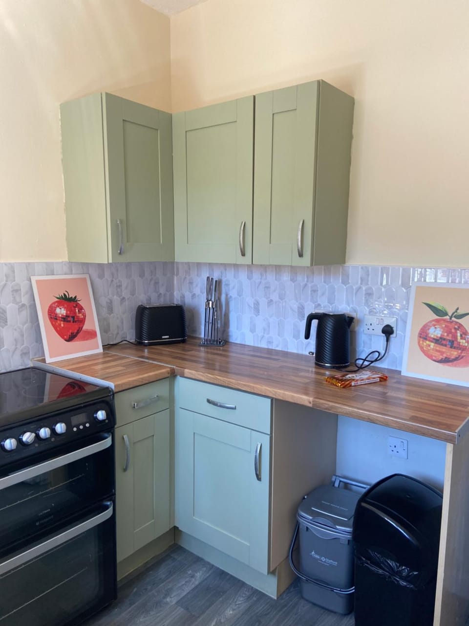 Cute Central House Sleeps 4 House in Stafford