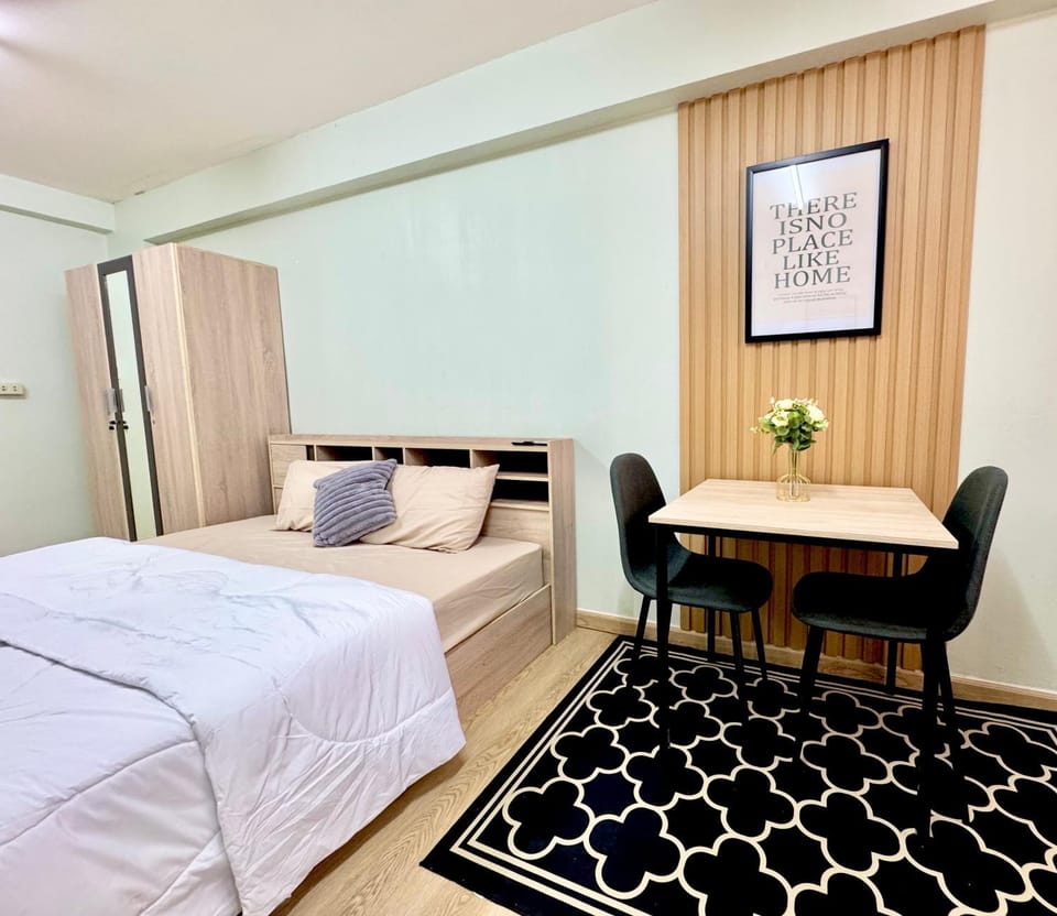 Budget 1b1b Heart of Ramkamheng Wi-fi Apartment in Bangkok