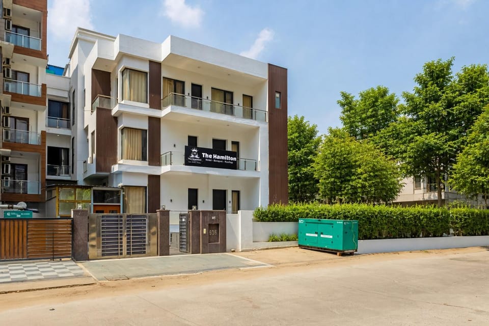 Property building, Facade/entrance