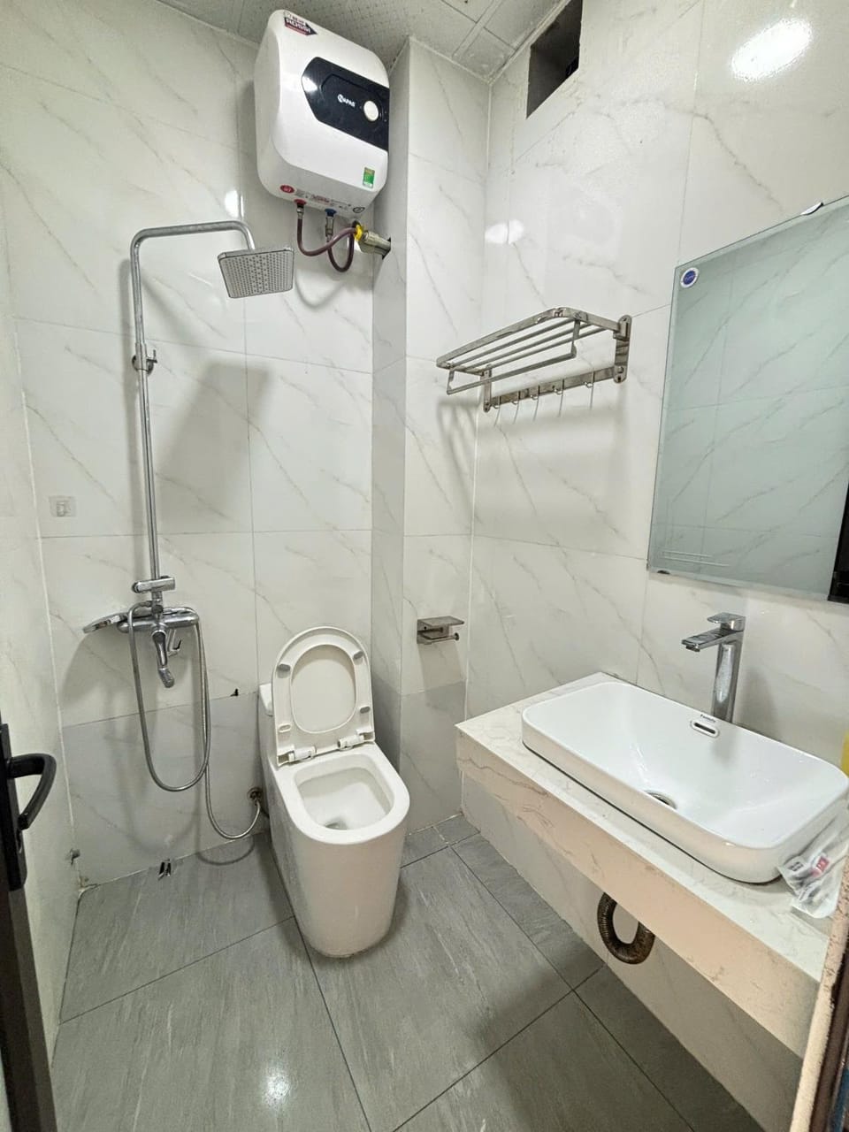Shower, Toilet, Bathroom, Bath, towels