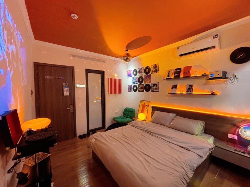 Photo of the whole room