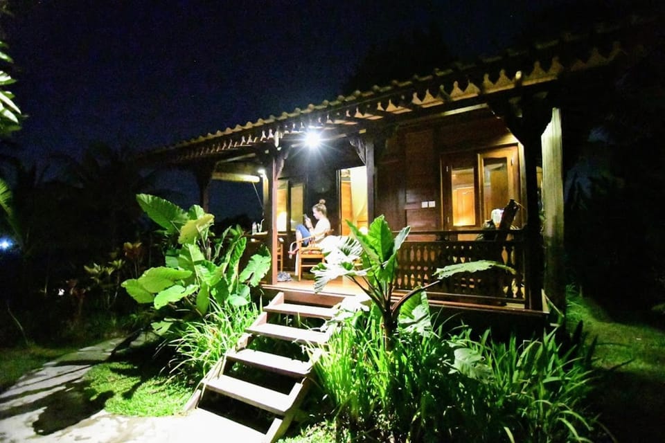 Night, Balcony/Terrace, On site, group of guests