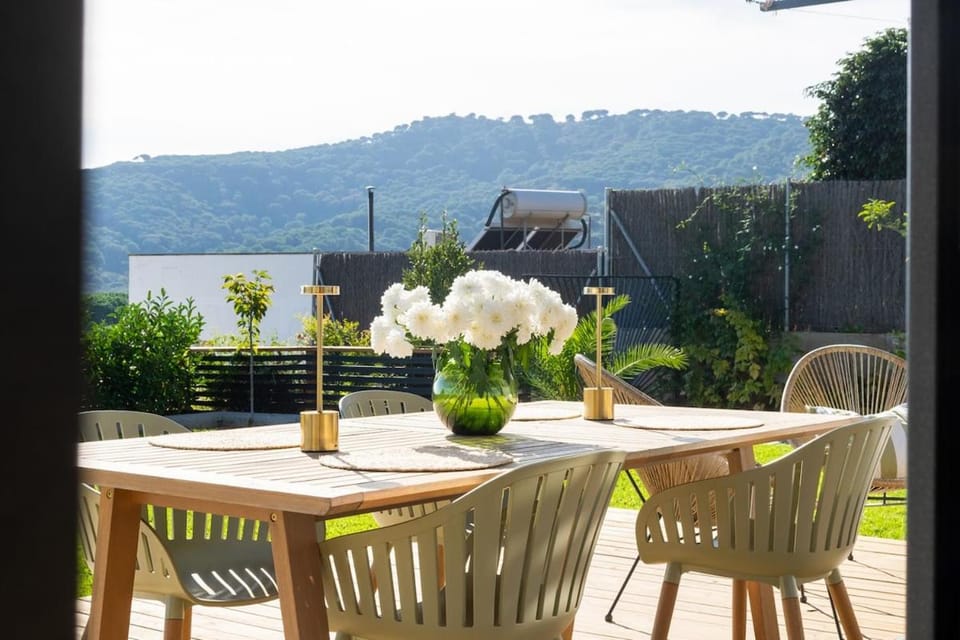 Off site, Dining area