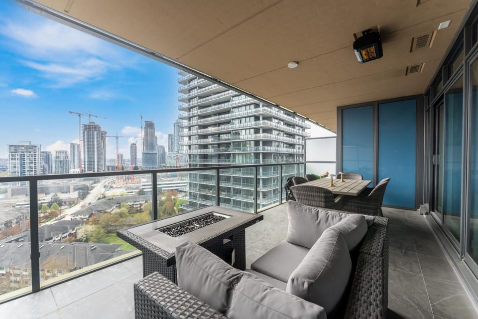 Beautiful 2 Bedroom Suite Prime Downtown Vancouver Stay Apartment in Vancouver