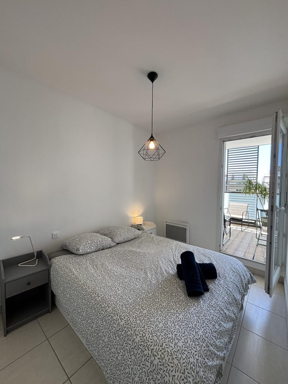 Le Wilson-Gare-wifi-Clim-terrasse Apartment in Béziers