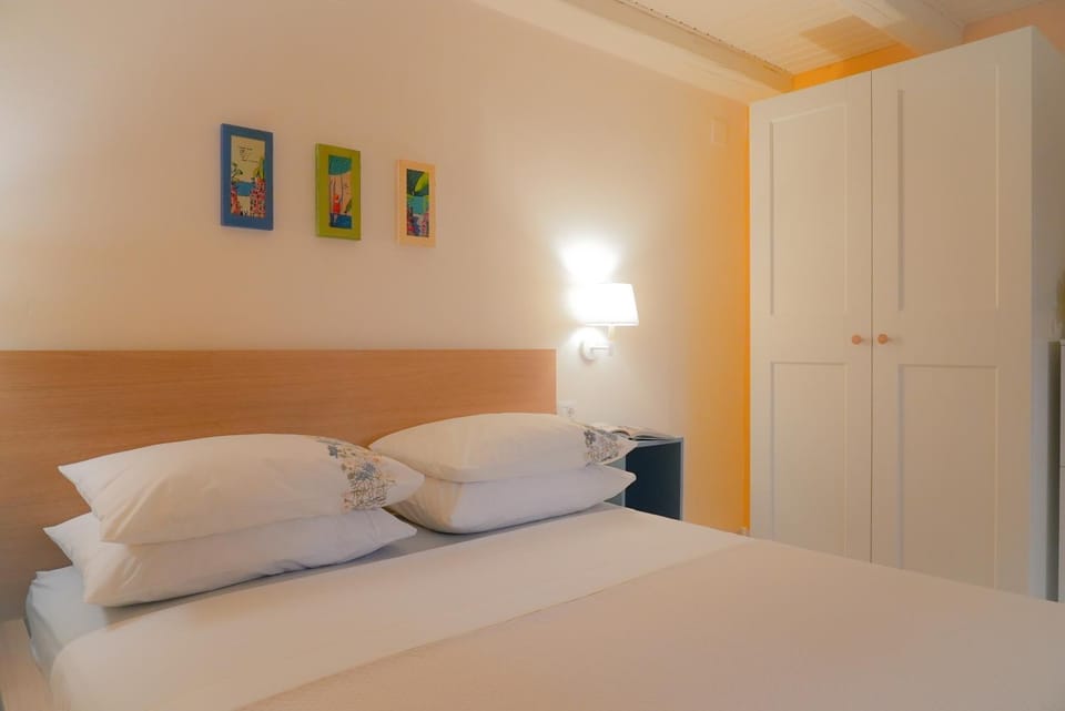 Bed, Bedroom, wardrobe