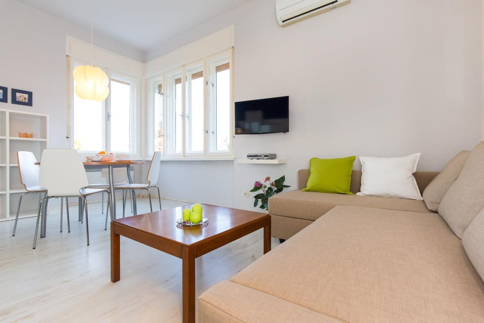 Living room, Sea view