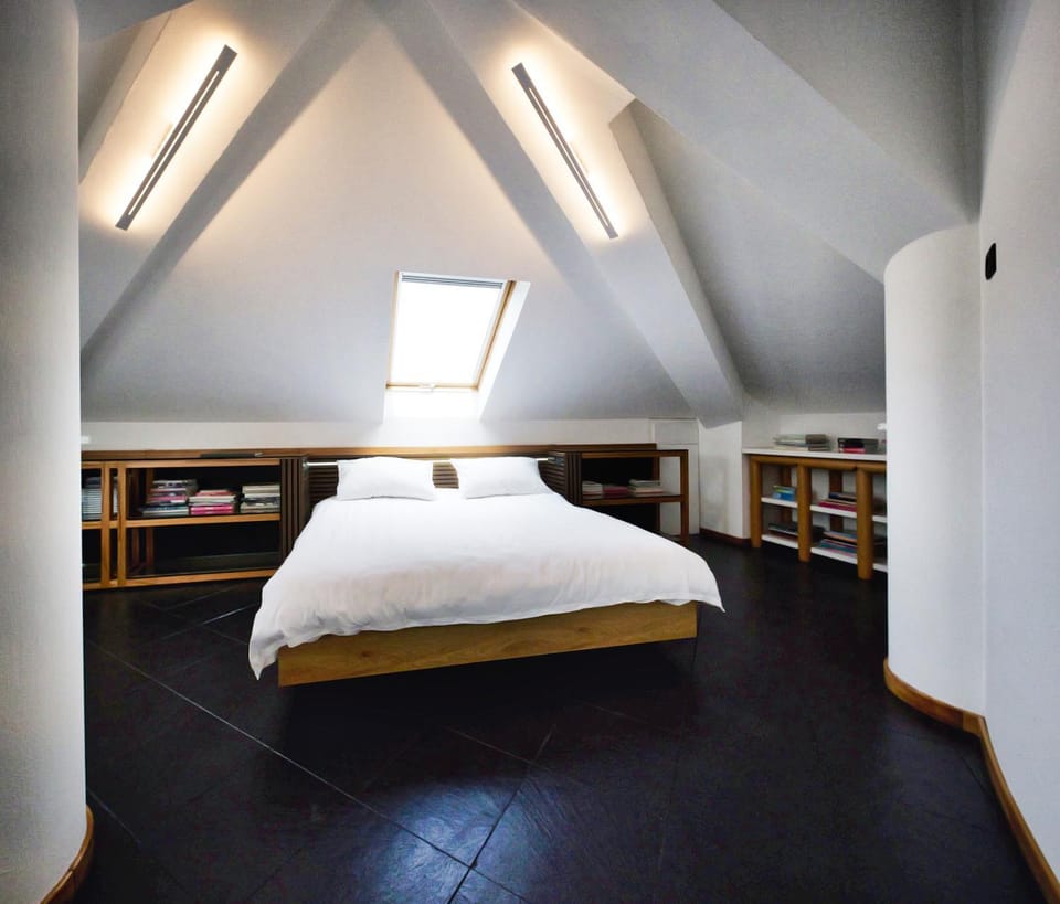 Bed, Photo of the whole room, Bedroom, Mountain view