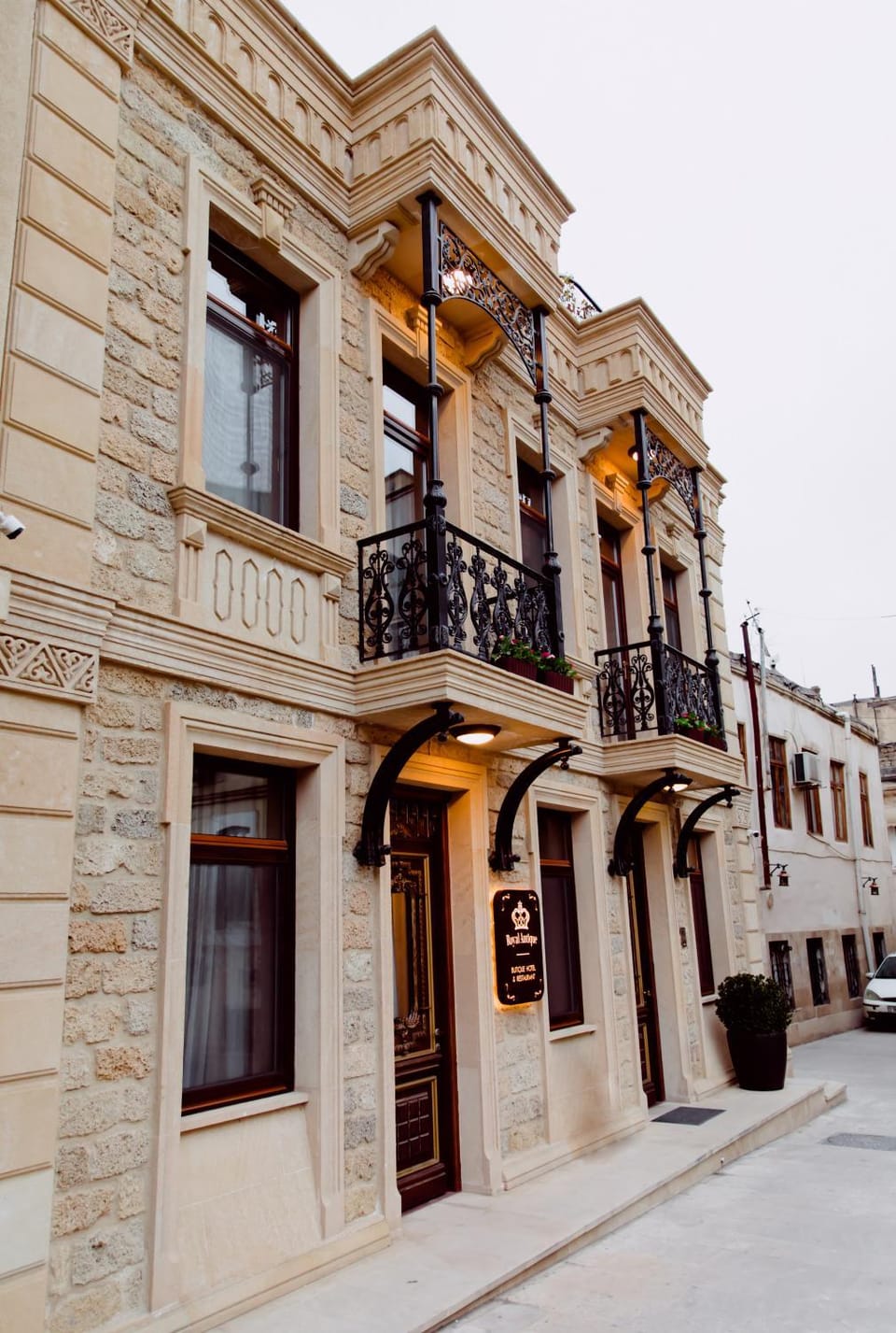 Property building, Day, Street view