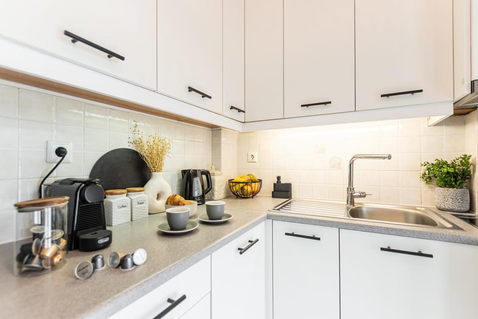 Coffee/tea facilities, Kitchen or kitchenette, Food and drinks, Food, stove