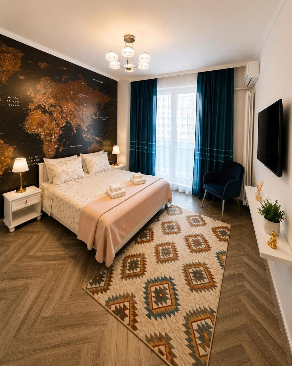 Bed, TV and multimedia, Photo of the whole room, Bedroom, towels