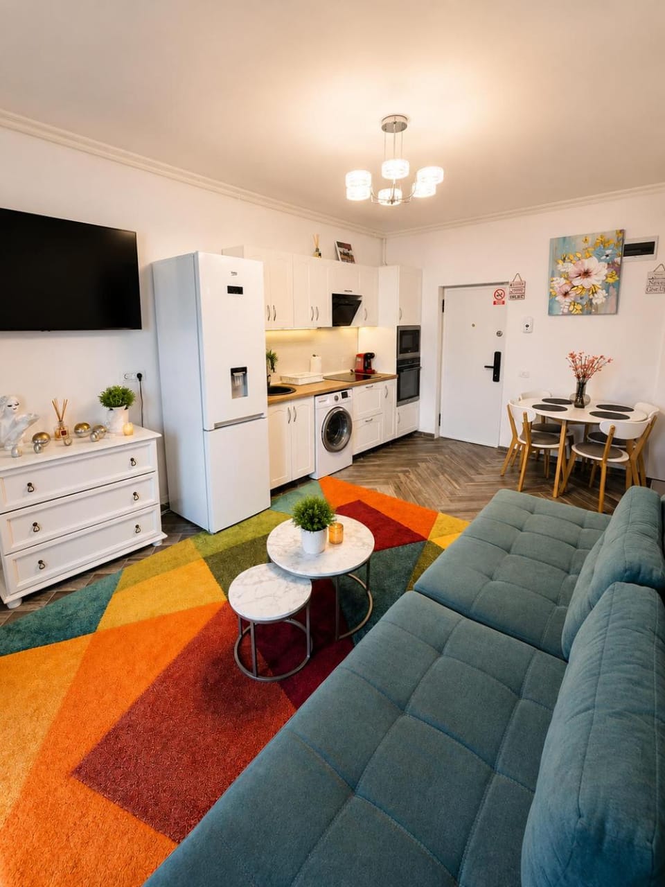 TV and multimedia, Kitchen or kitchenette, Living room, Seating area, Dining area, Evening entertainment, oven