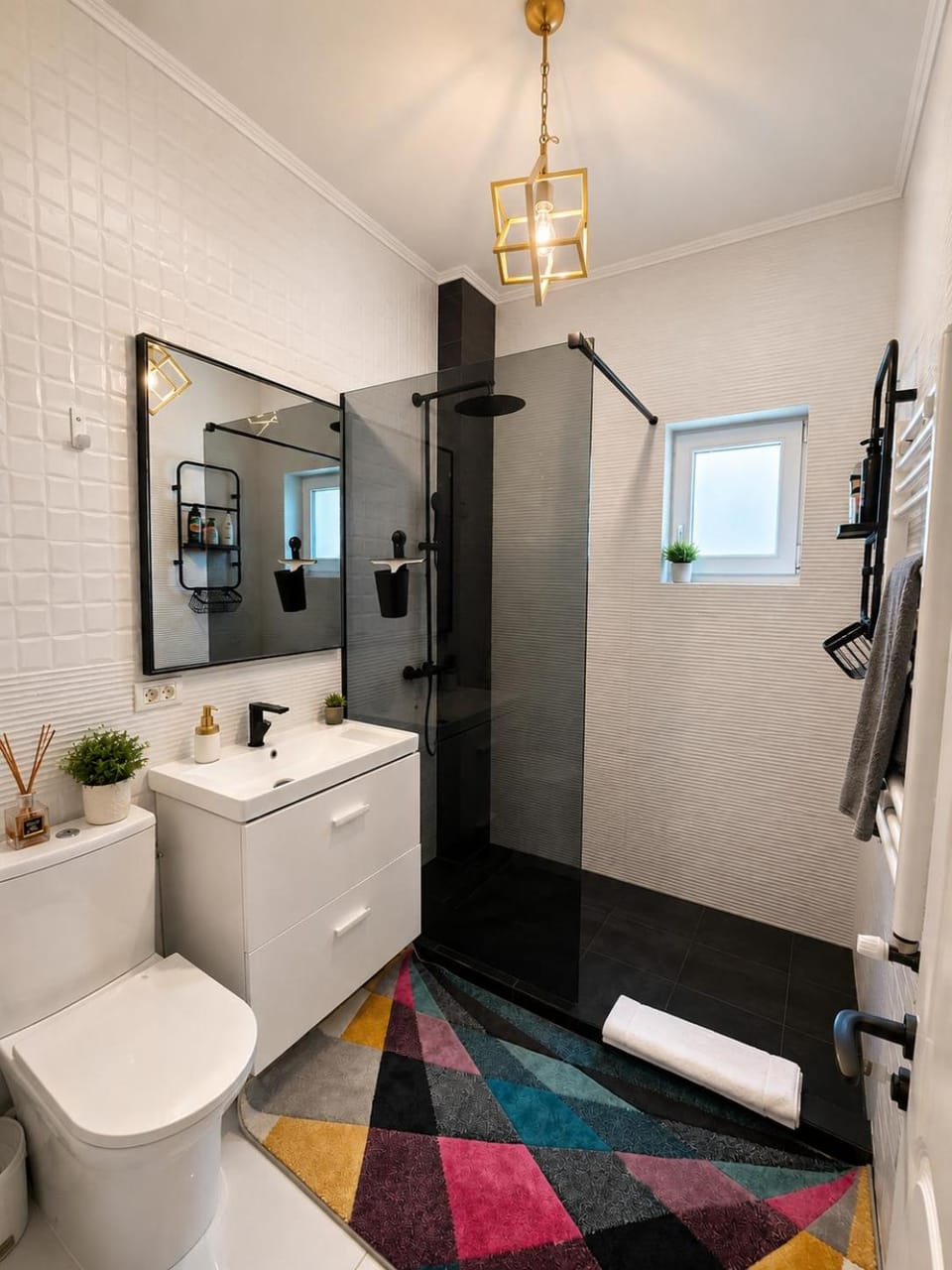 Shower, Toilet, Bathroom, towels