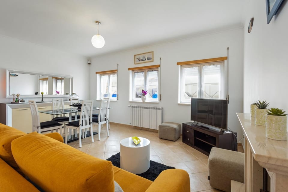 TV and multimedia, Living room, Dining area