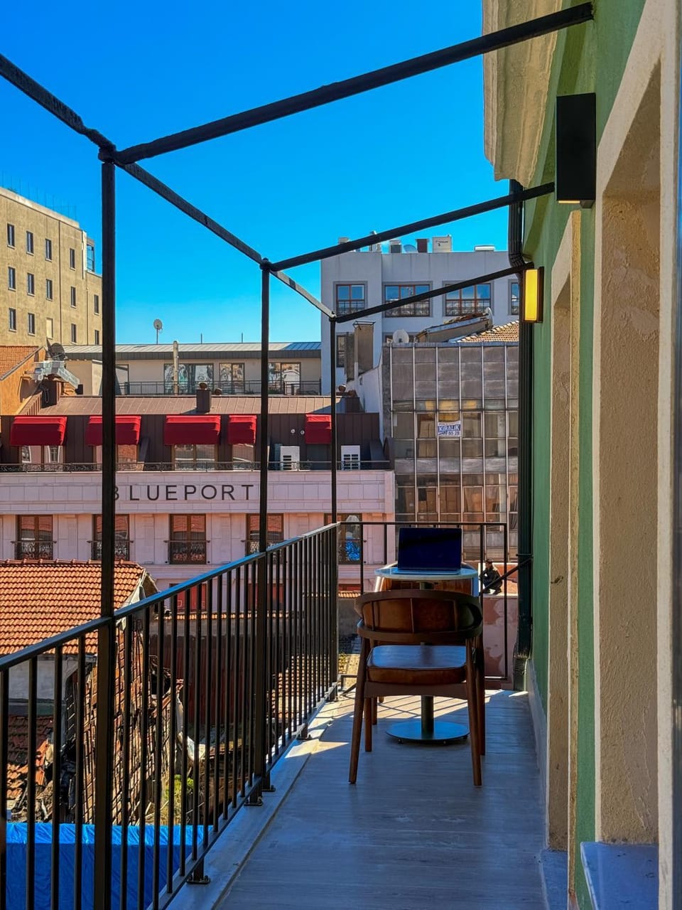 Balcony/Terrace, City view
