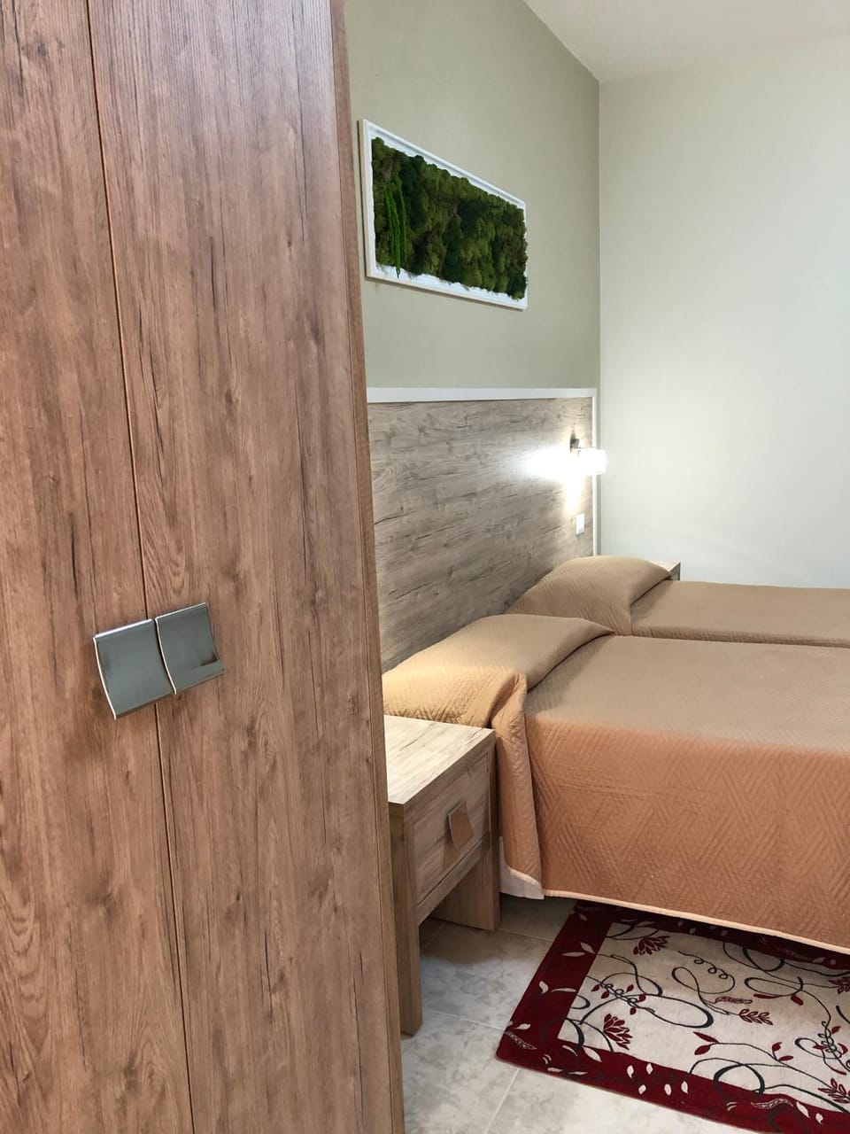 Bed, Photo of the whole room, Decorative detail, Bedroom