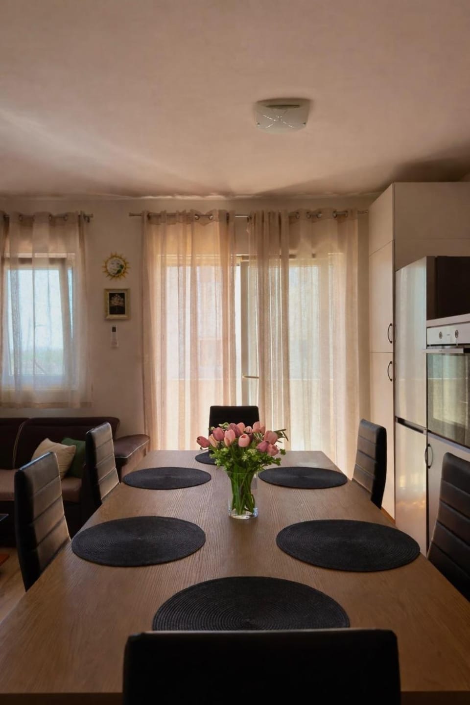 Seating area, Dining area