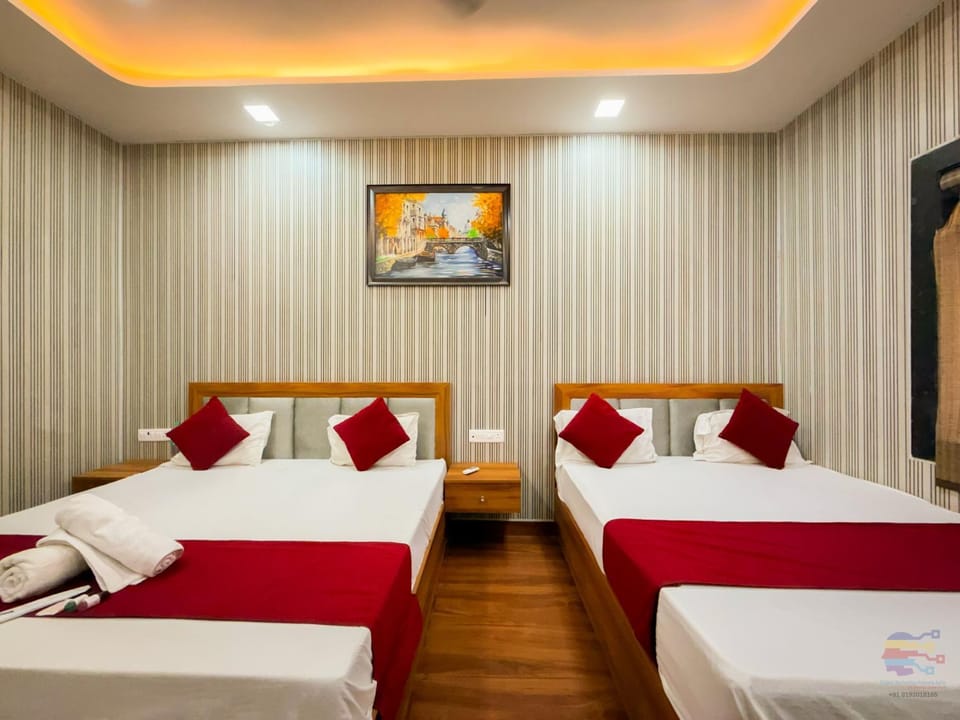 Bed, Bedroom, towels