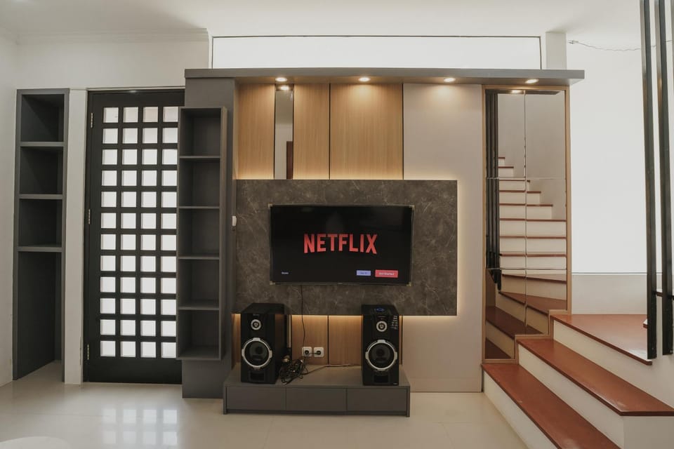 Karaoke, TV and multimedia, Living room