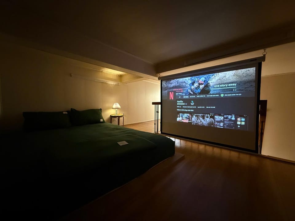 Duplex Old quarter-mordern- washer - projector Apartment in Hanoi