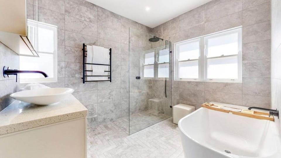 Balmoral Beauty - Elevated Living On The Esplanade - BALO4 Apartment in Sydney