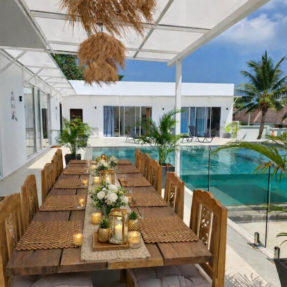 Luxury Villa with Unique Glass Pool 5BR 10 Guests Villa in Ko Samui