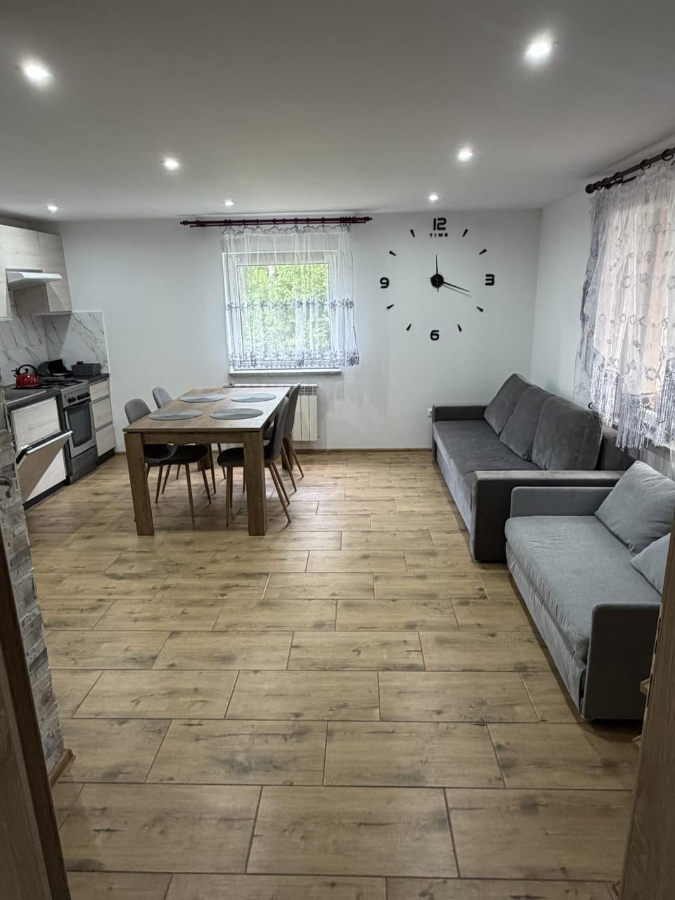 Kitchen or kitchenette, Living room