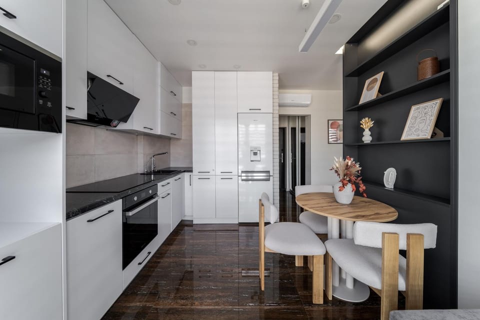 Kitchen or kitchenette, Dining area, oven, pet friendly, stove