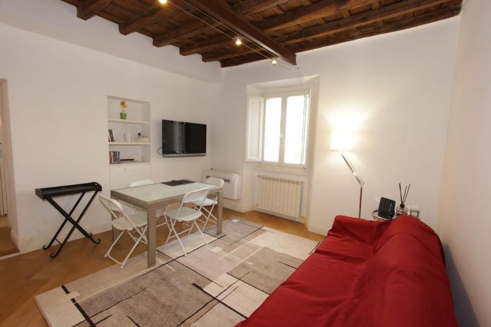 Luxury Campo de' Fiori Apartment in Rome