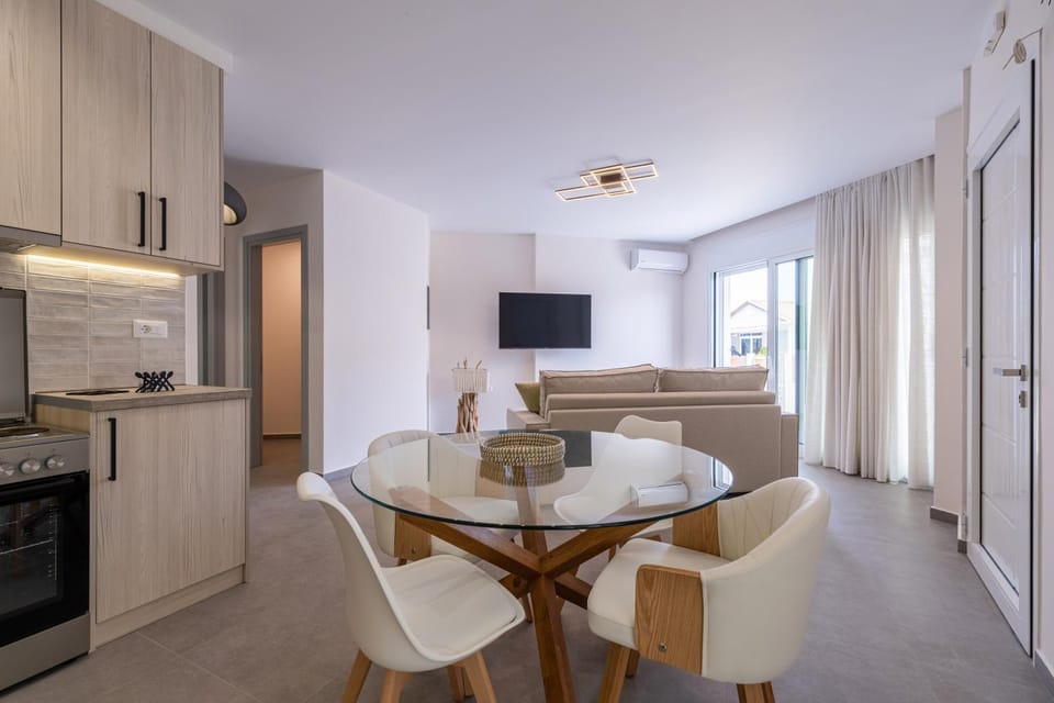 Kitchen or kitchenette, Living room, Dining area