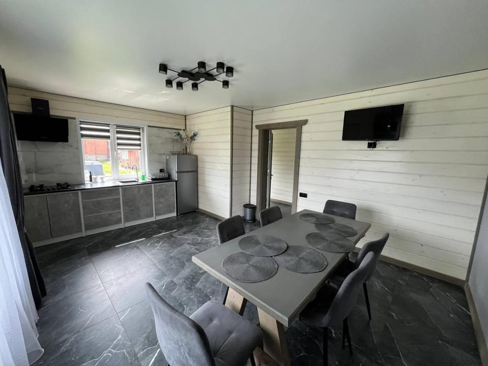 Kitchen or kitchenette, Living room, Seating area, Dining area, Evening entertainment, pet friendly, stove