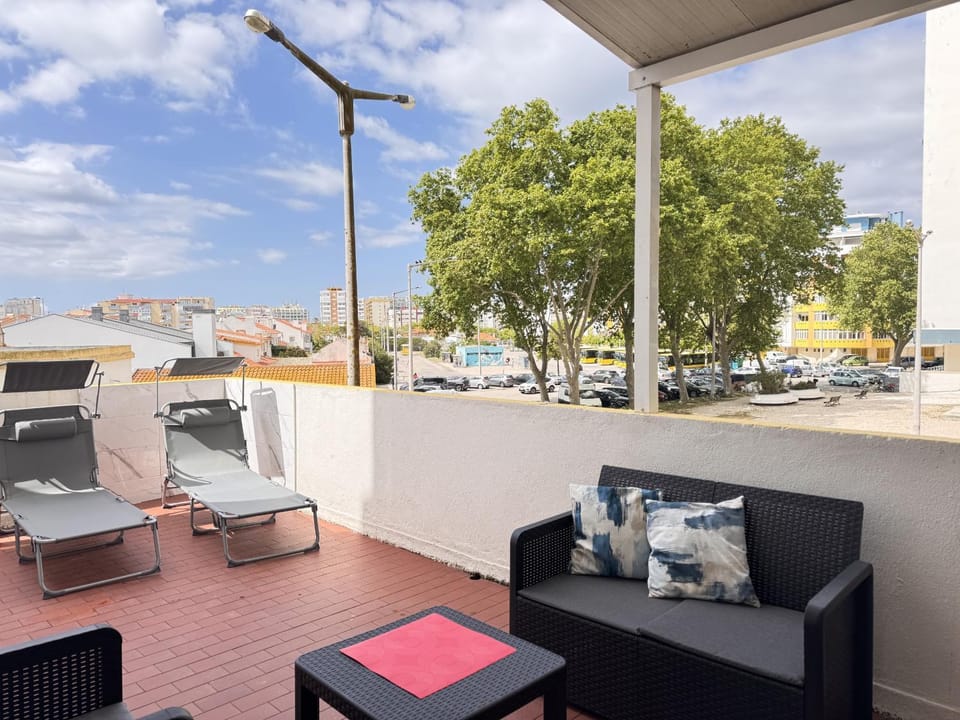 Cozy 2 room apartment by the beach Apartment in Costa da Caparica