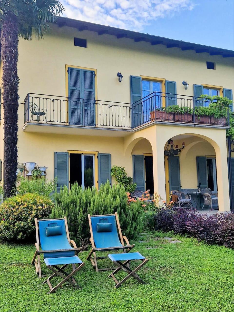 Garden, sunbed
