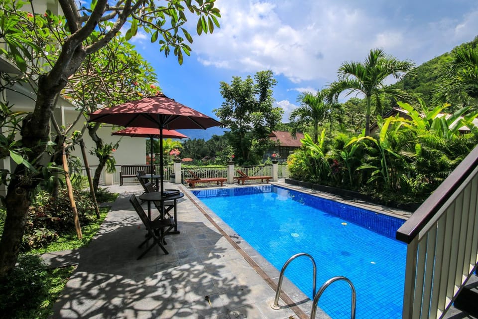 Property building, Staff, People, Garden, Balcony/Terrace, Decorative detail, Guests, Garden view, Mountain view, Pool view, Area and facilities, Swimming pool, children, young children, older children, group of guests, Family