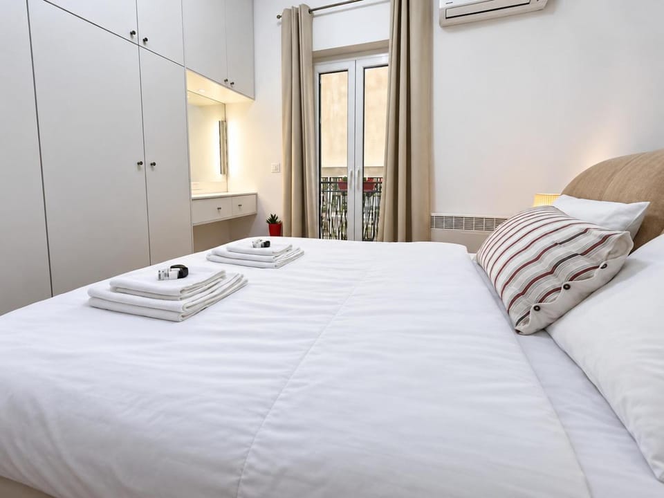 Fresh Modern Flat in the center of Athens Apartment in Athens
