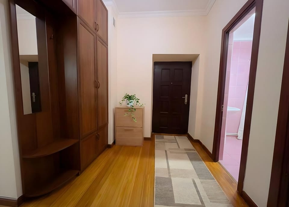 Photo of the whole room, wardrobe