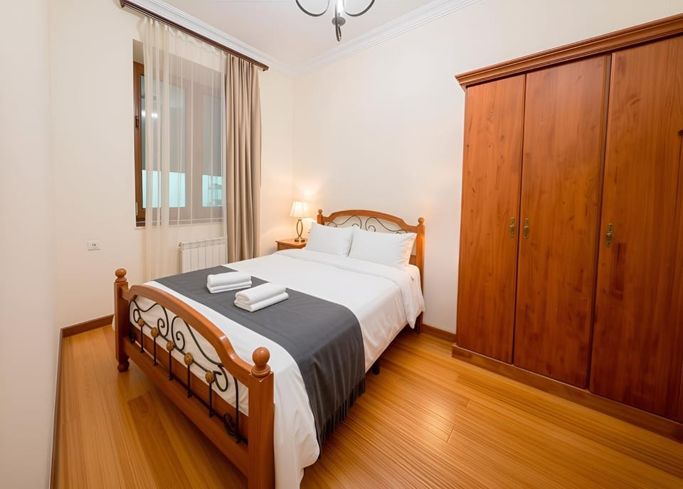 Bed, Photo of the whole room, Bedroom, wardrobe