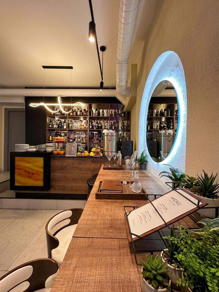 Restaurant/places to eat, Lounge or bar, Food and drinks, Banquet/Function facilities, Breakfast, Breakfast, Buffet breakfast, Drinks