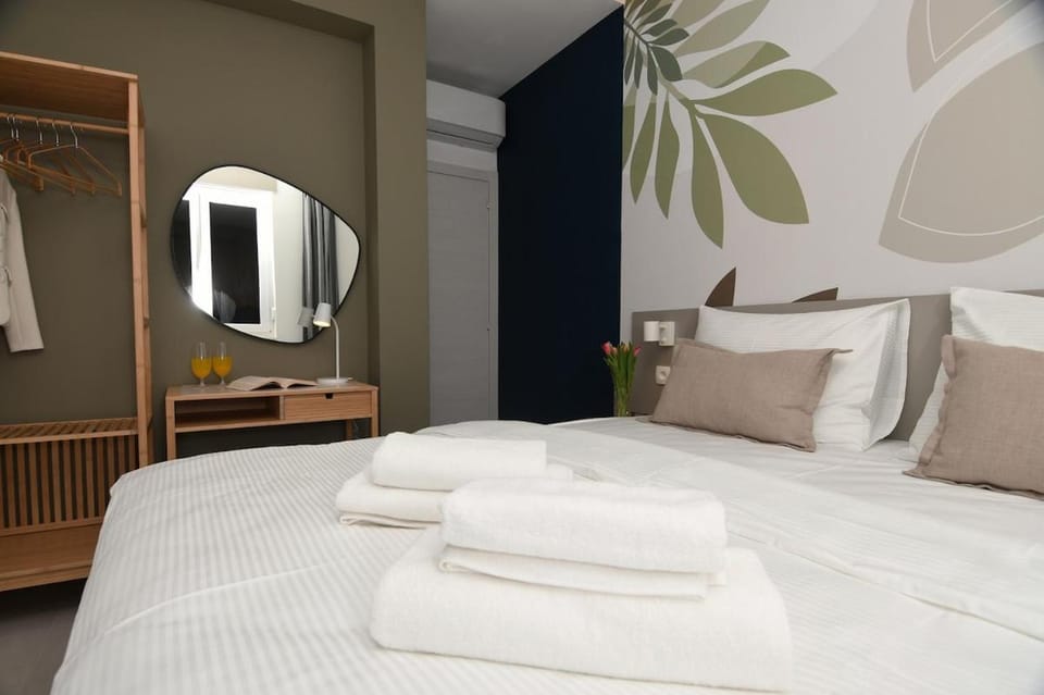 Bedroom, air conditioner