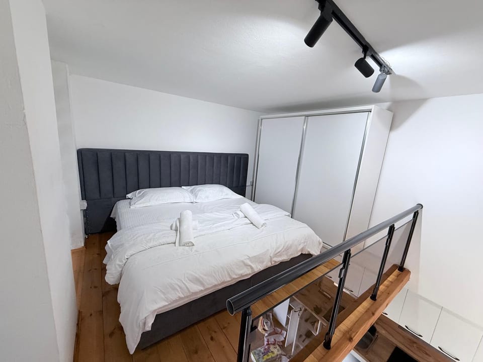 Bed, Bedroom, wardrobe