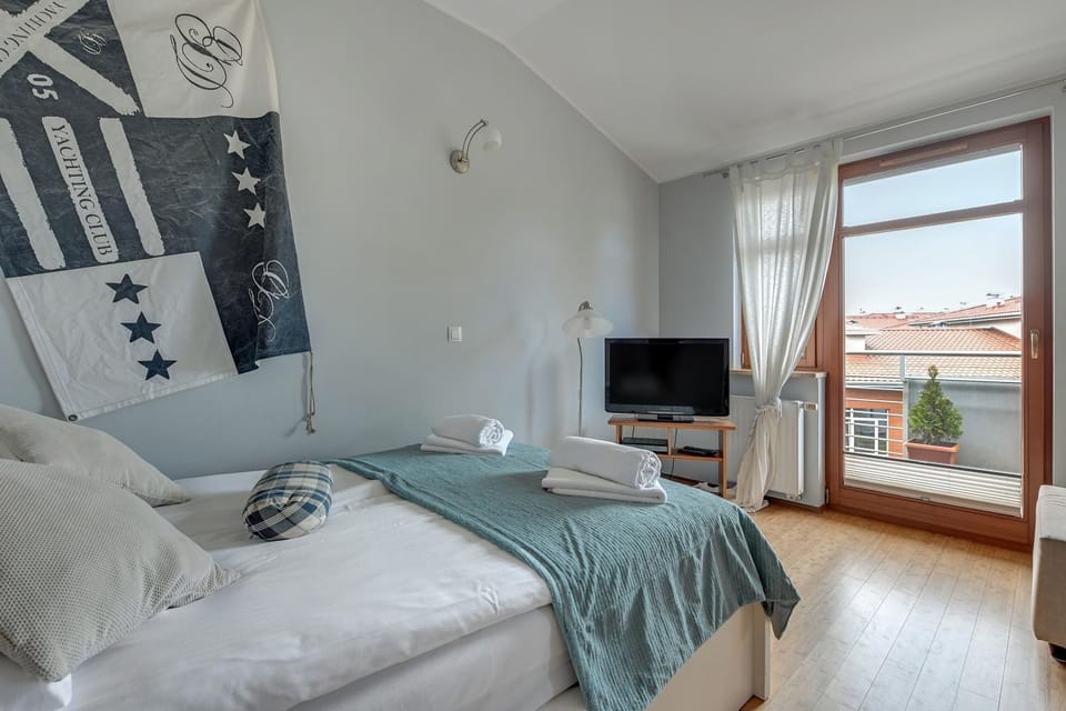 Bed, TV and multimedia