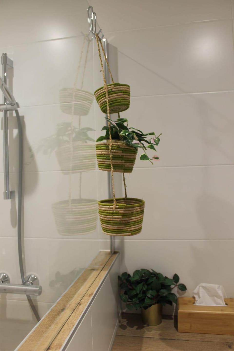 Bathroom, Decorative detail
